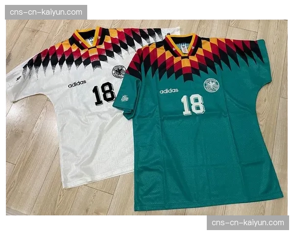 法兰克福博物馆举办德国足球百年球衣设计展。